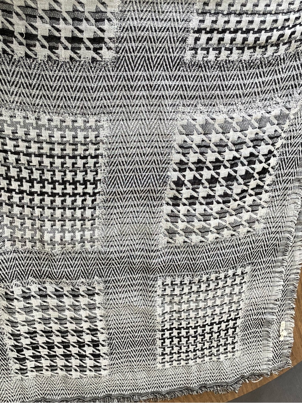 Cotton blend Black and White Houndstooth Wrap/throw/scarf